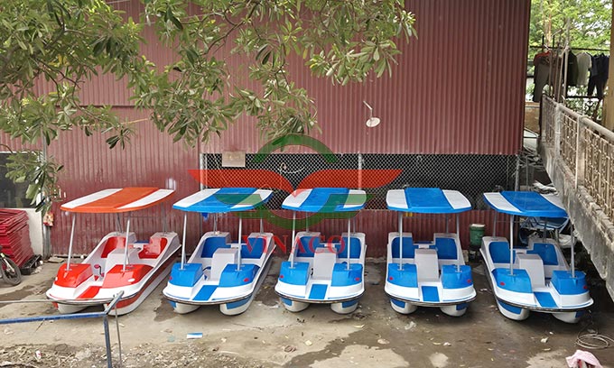 thuyền 4 chỗ composite pedal1