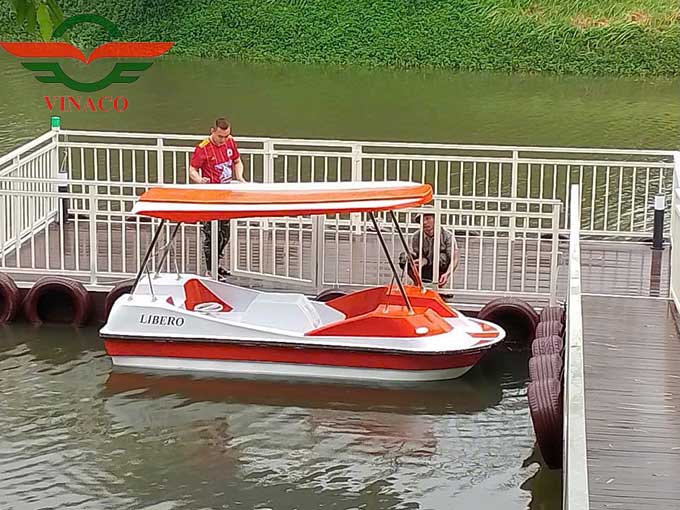 thuyền pedal tại Flamingo Đại Lải